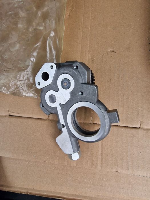 Pompa ulei tractor fiat 211 215 import Italia noua preț 1650  lei se p