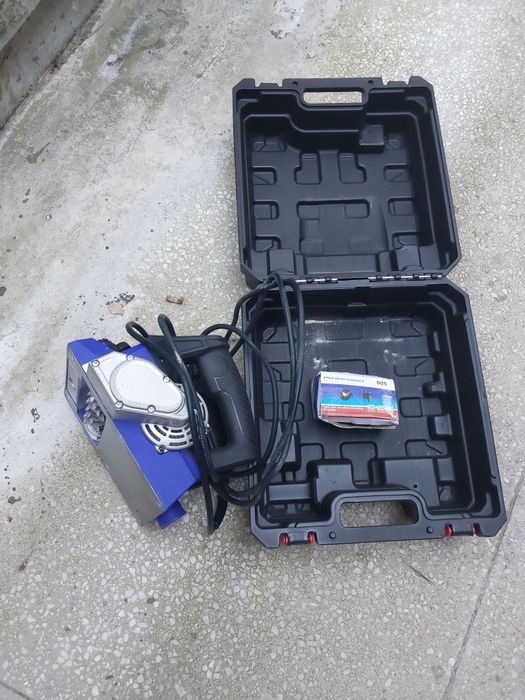 Rindea electrica concepută pentru nivelarea  vopselei,chitului și a tencuilei