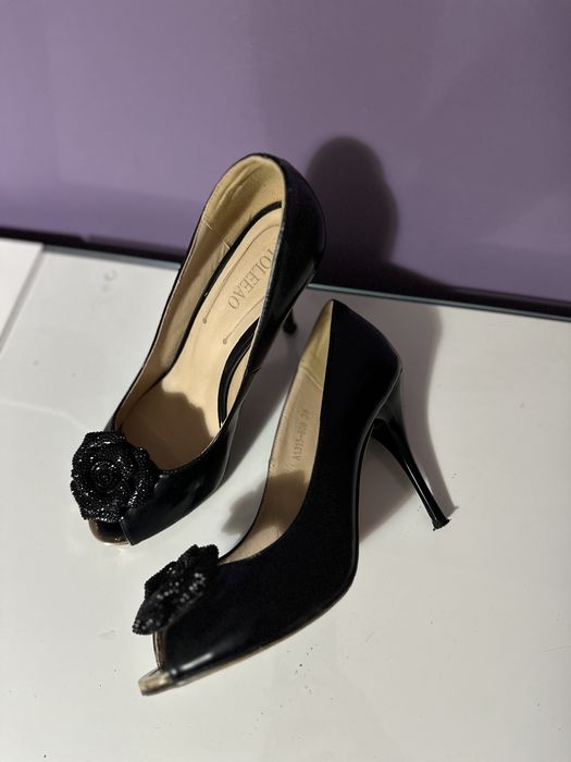 Дамски обувки с ток