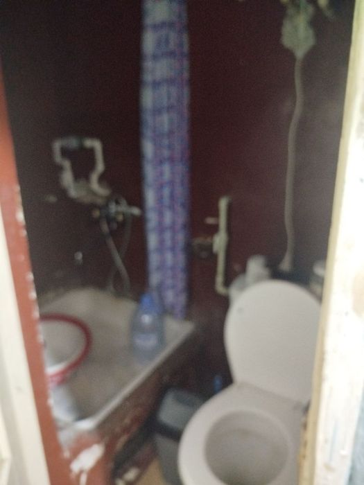 Срочно! Продаётся Своя квартира (бывшая общага)
Ориентир: мечеть Аль-Б