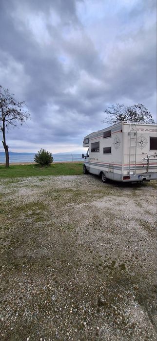 Кемпер под наем за шест човека от 75 евро за ден