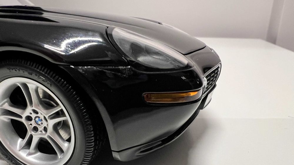 Macheta Autoart 1/18 - BMW Z8 Bucuresti Sectorul 1 • OLX.ro