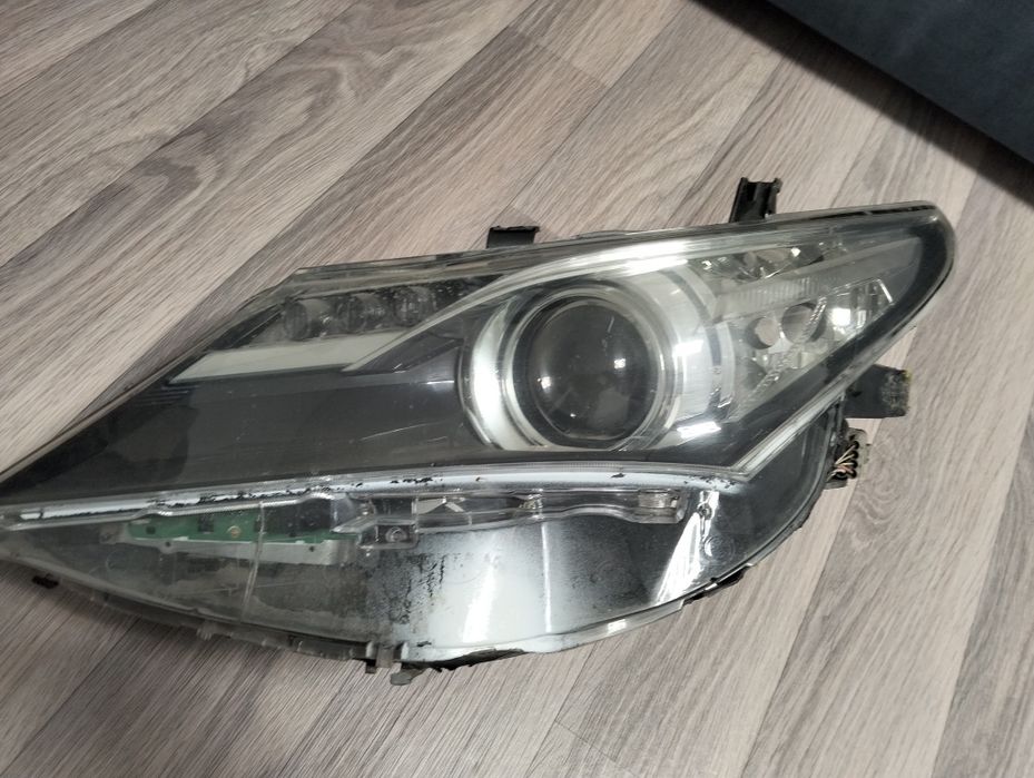 Фара от Тойота Аурис 2 013