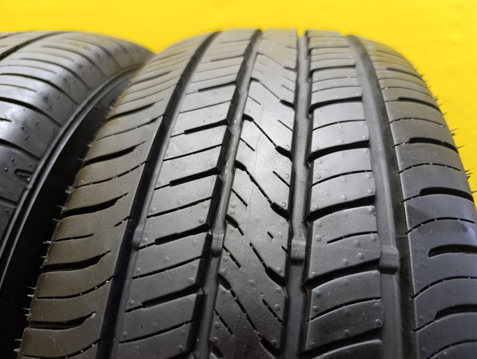 Шины 215/60 R16 Dunlop комплект.