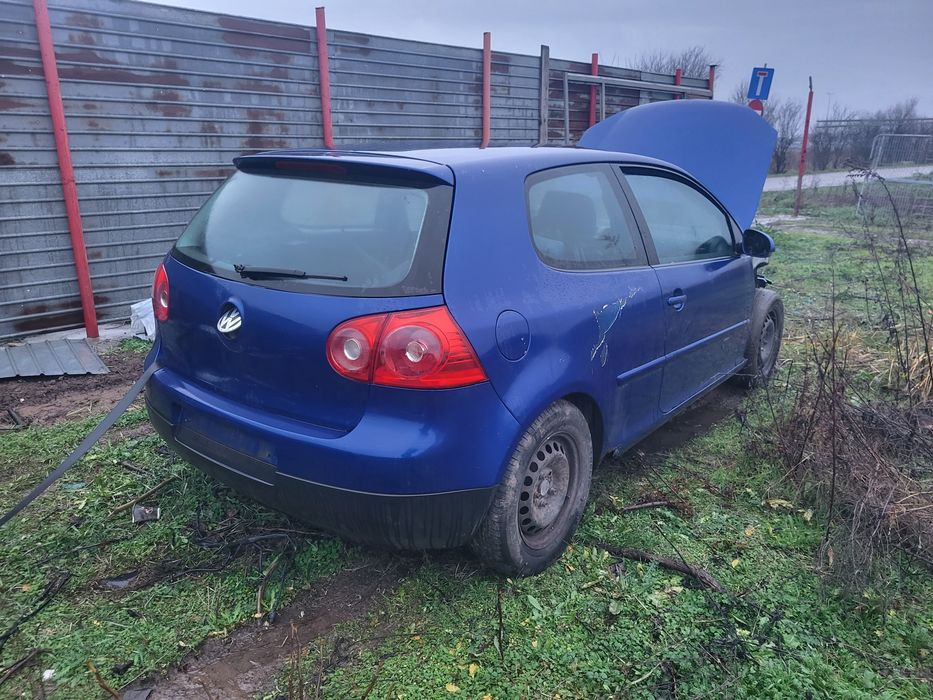 Capota trager radiatoare motor cutie 1.6 fsi golf 5 dezmembrez