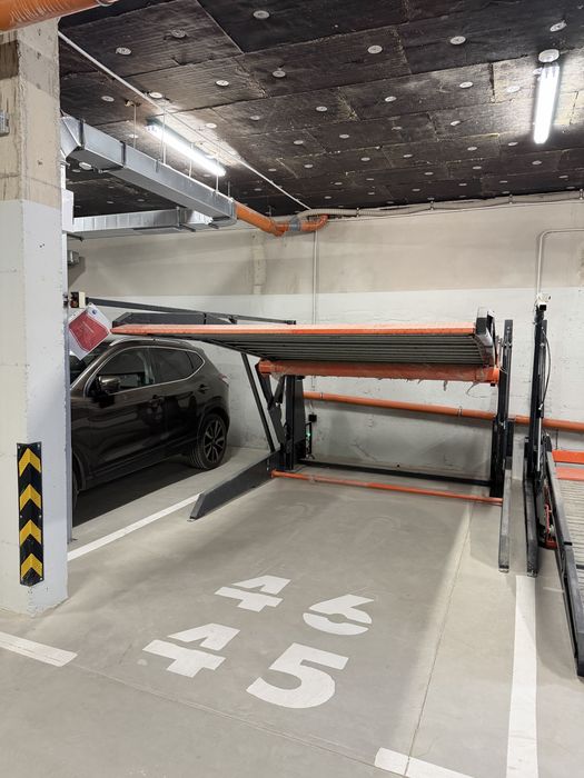 Паркинг платформа за паркиране на две нива