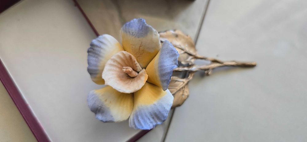 Порцеланово цвете с метал, 1950г