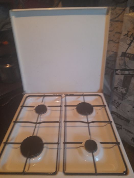 Am un aragaz de vânzare preț 450 lei