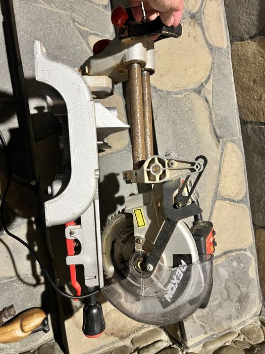 REXON SM2150AE – tăietor electric pentru lemn, 1300 W