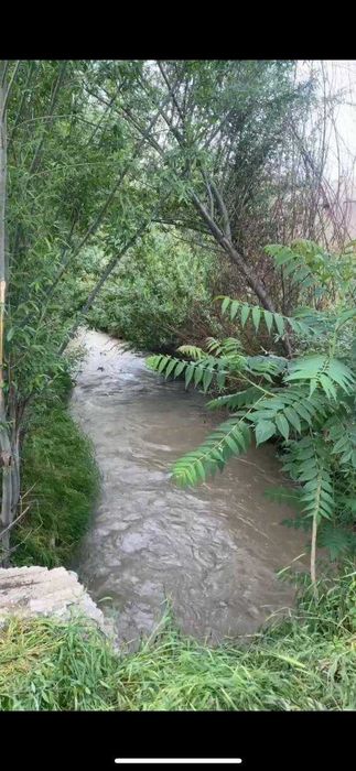 Продам землю 6соток Селекция Кибрай вдоль речки Бозсу фасад=40м