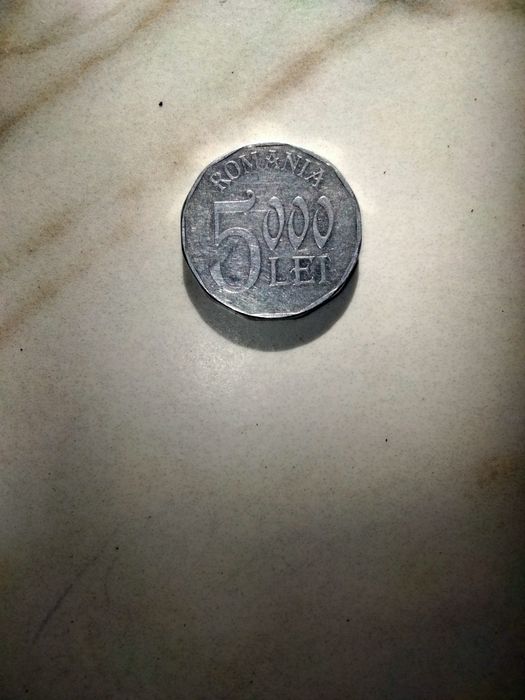 Monedă 5000 Lei stare bună