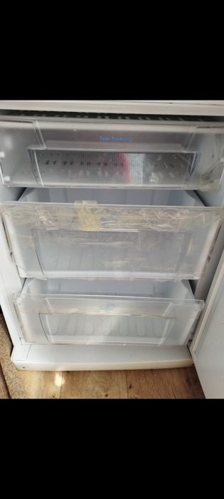 Продам холодильник  Indesit 40 тыс