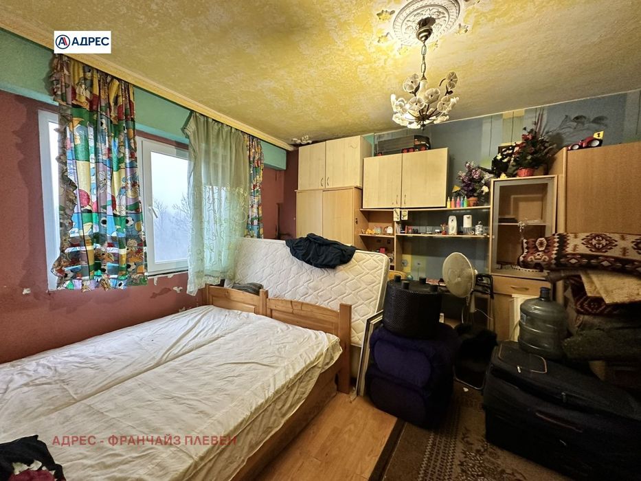 Продава се Двустаен апартамент в Плевен, Сторгозия - 62 кв.м за 551 €/кв.м - Снимка #1