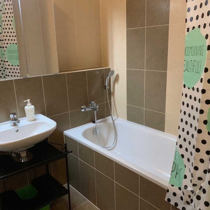 Двустаен апартамент под наем до Форума