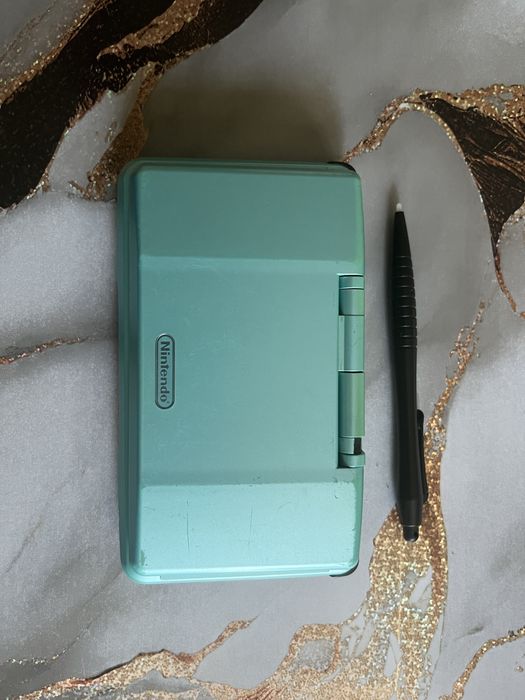 Срочно продам nintendo ds fat