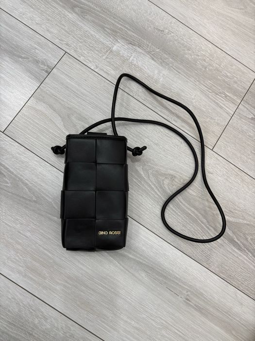 Чанта за телефон Gino Rossi