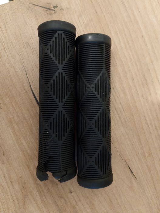 Продаю грипсы для велика