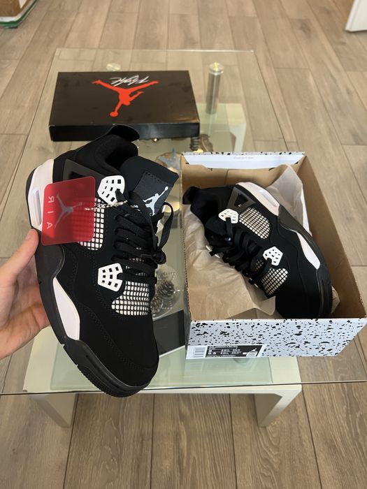 Jordan 4 ( White Thunder )