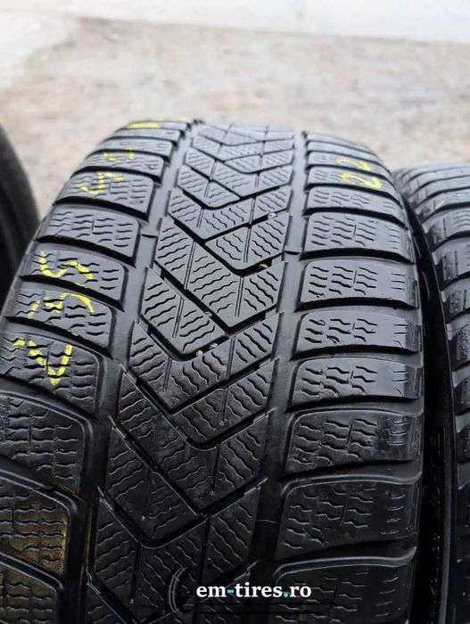 SET 2 Anvelope Iarna 235/40 R19 PIRELLI Sottozero 3 Elect 96V - PNCS