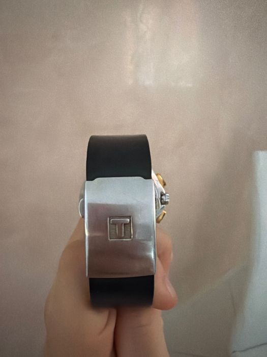 Часовник Tissot automatic