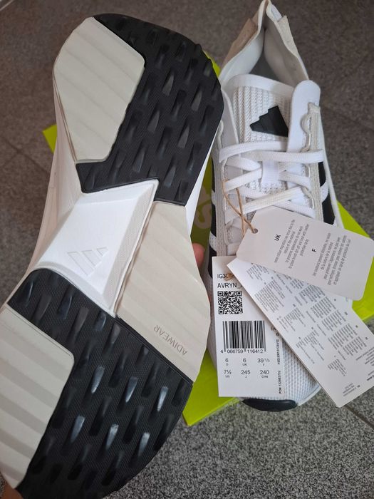 Аdidas AVRYN номер 39 1/3