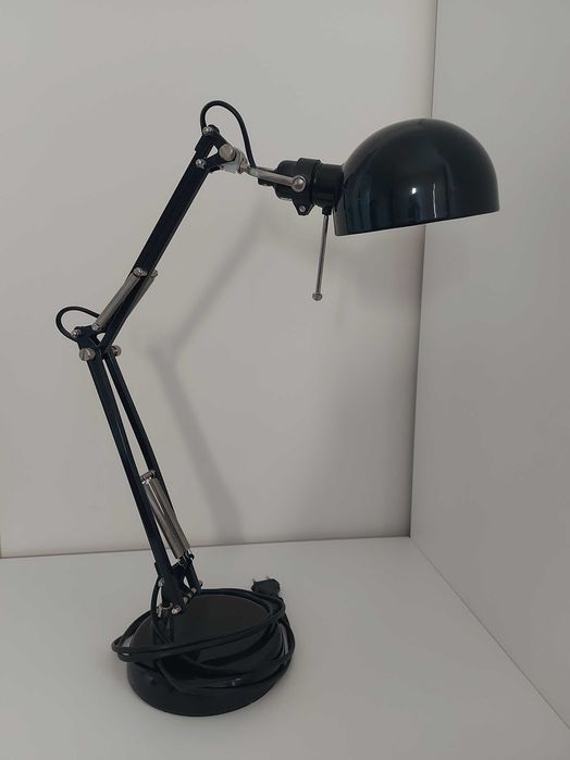Vand set birou din 3 piese Birou Stauning Jysk negru + lampa veioza Ikea + scaun Ikea gri