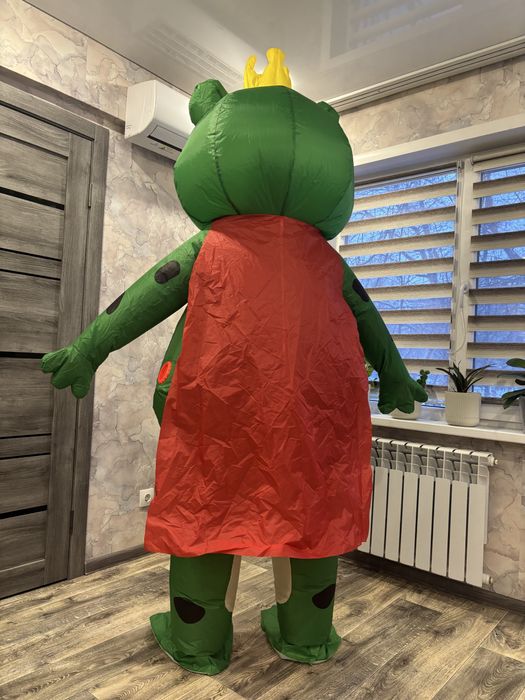 Продам новый праздничный надувной костюм