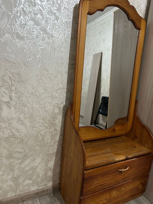 Продам тумбу с зерколом