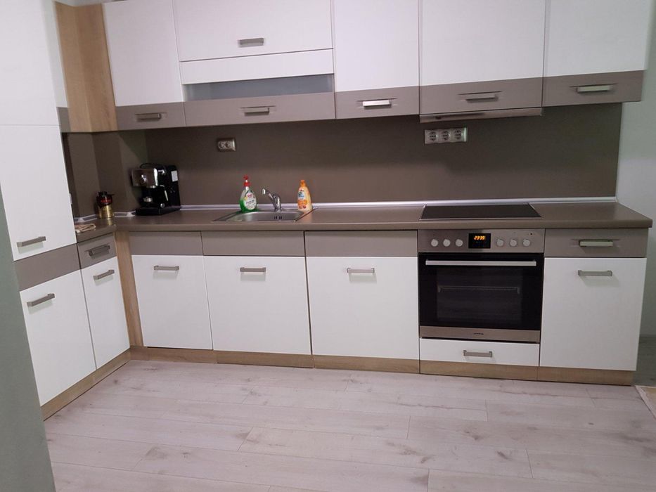 Дава се под наем Тристаен апартамент в Пловдив, Център - 103 кв.м за 700 € - Снимка #1