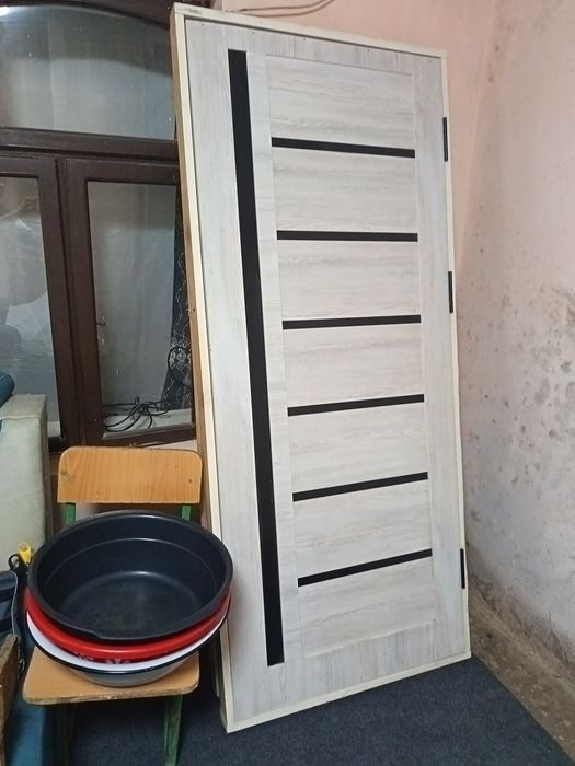 Дверь мдеэф с петлими с замком 2 шт по 600.000 сумме за 1 дверь