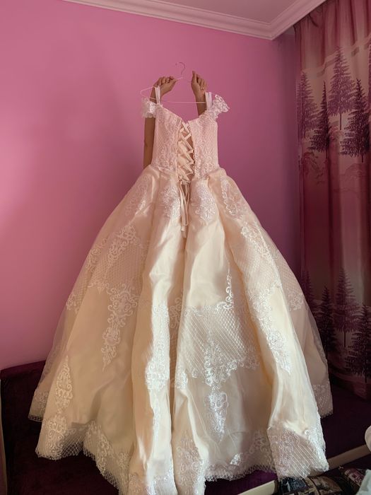 Платье свадебное