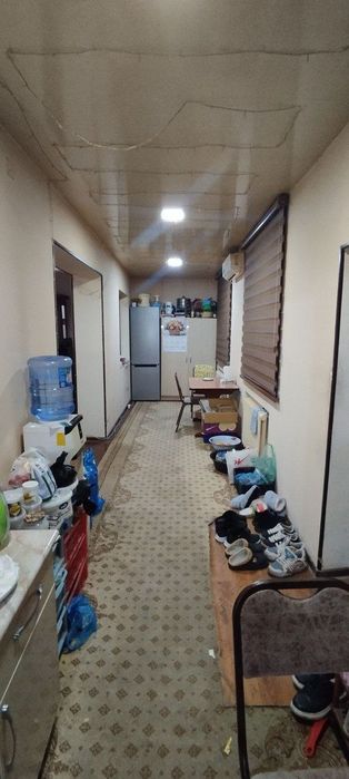 Продаётся 4 комнатная на Карасу 1. 1 этаж вдоль дороги. Под нежилое.