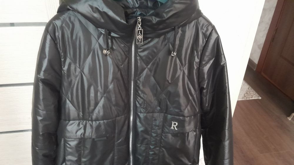 Продам женскую куртку