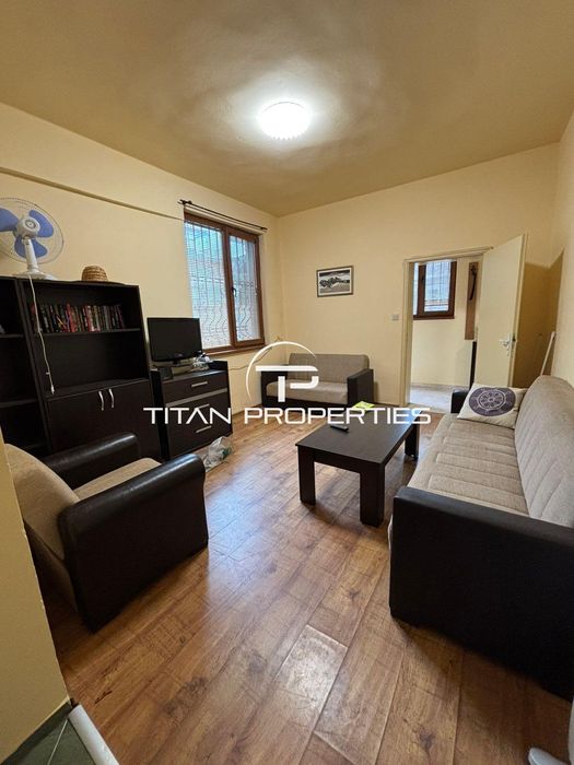 Дава се под наем Двустаен апартамент в Бургас, Център - 55 кв.м за 398.82 € - Снимка #1