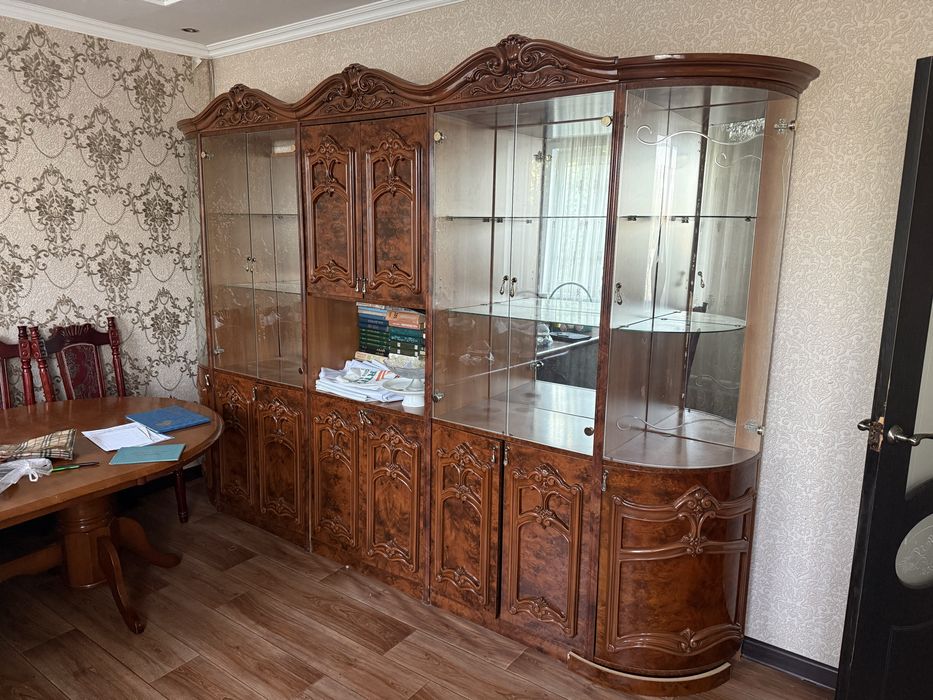 Шкаф , витраж , шкаф стеклянный