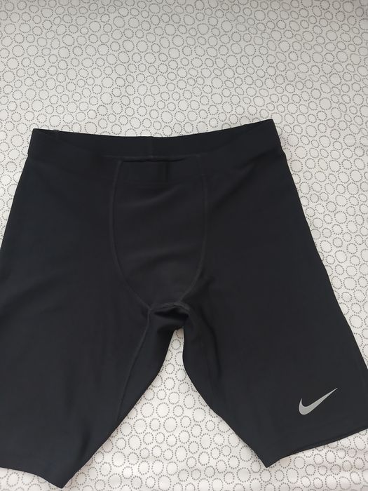 Два клина на NIKE къси