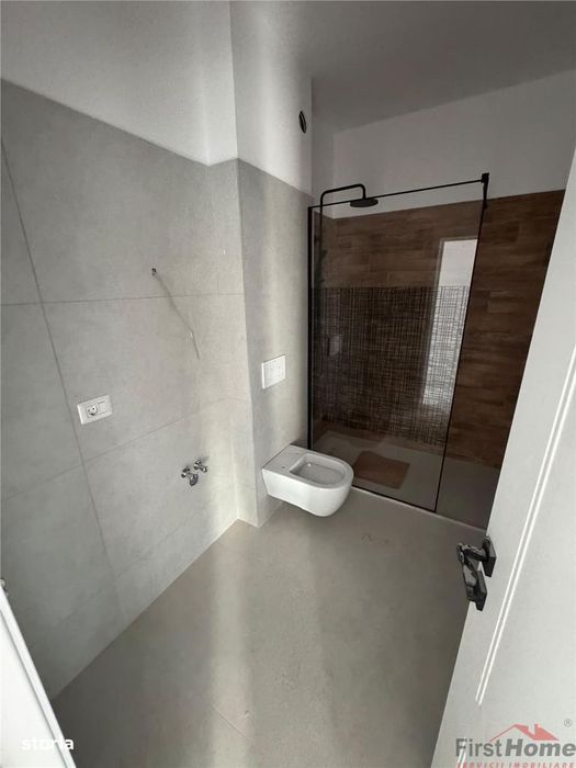 Garsoniera bloc nou, parcare inclusa, etaj 3 cu lift