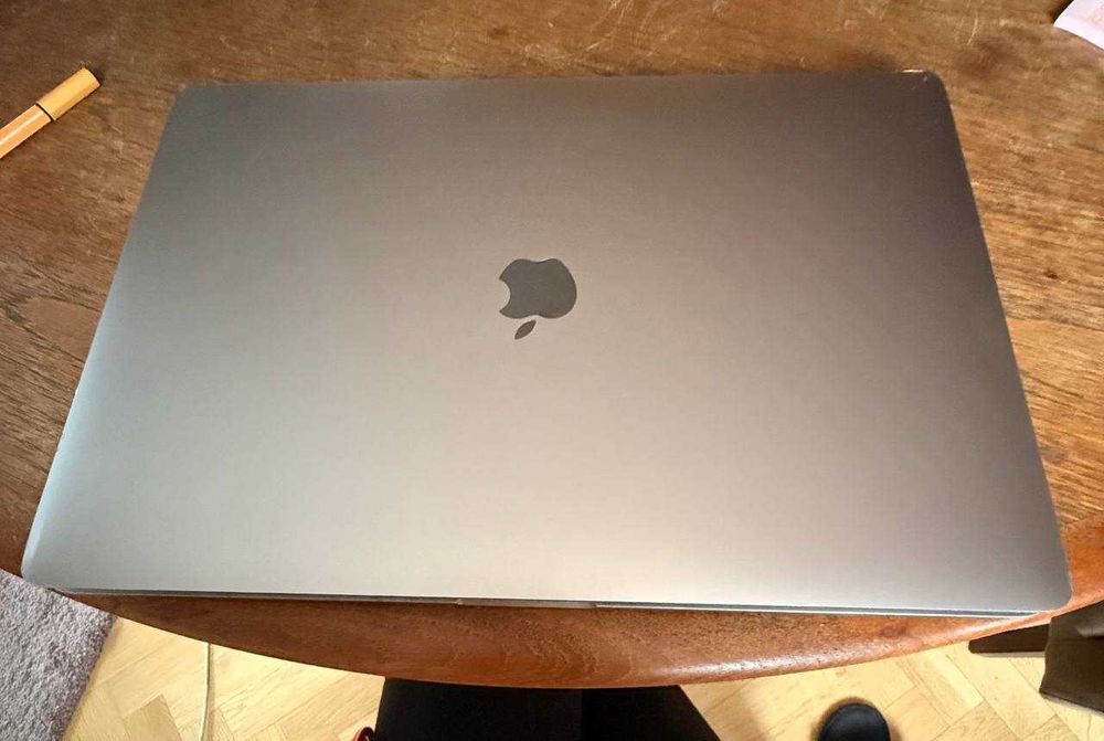 Бартер Отличен Macbook Pro 16" 2019-i7 16GB