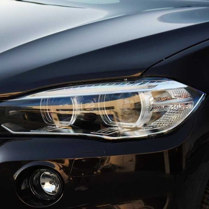BMW X5 14-18 стекла фар
