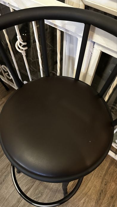 Продам барные стулья