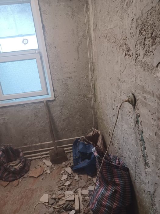 Spart șape, demolări, decopertări gresie,faianță,scos parchet,debarasă