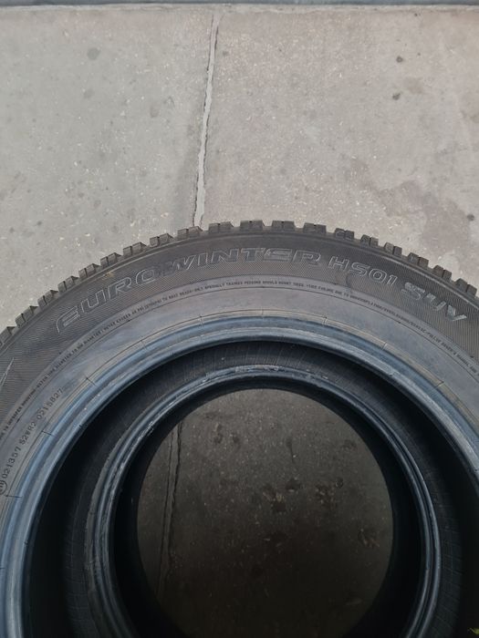 Зимни гуми 2 броя FALKEN EuroWinter HS01 Suv 235 60 R17 дот 3621