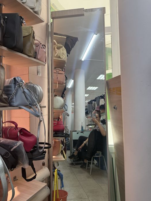 Продам зеркало в хорошем состояние.