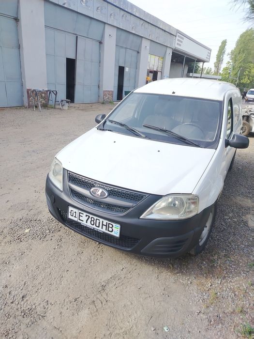 Lada Largus 3500