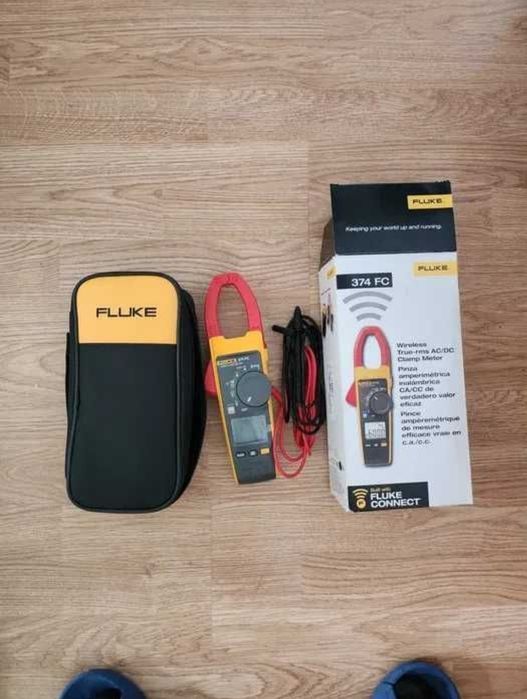 Fluke 374 FC clamp meter multimetru