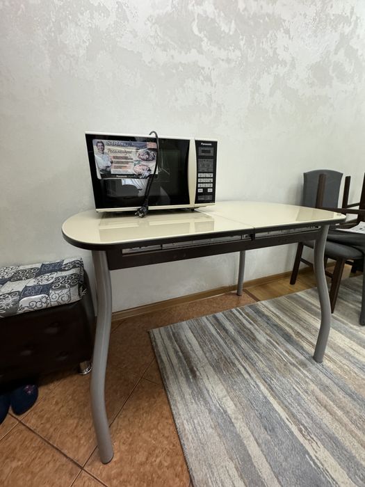 продам стол в отличном состоянии