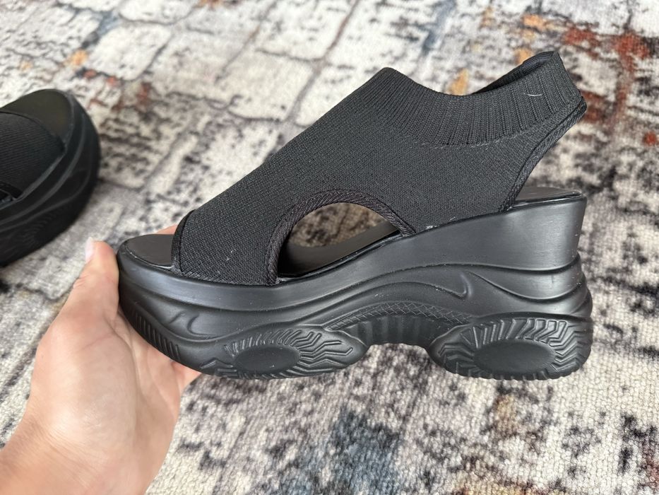 Сандали на платформе