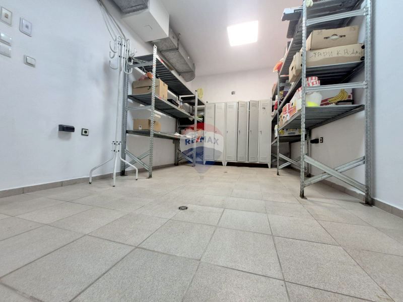 Магазин за продажба, Лятно кино Тракия