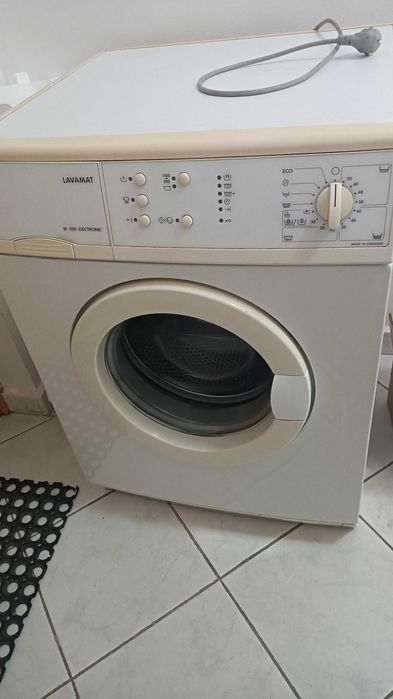 Пералня AEG на части