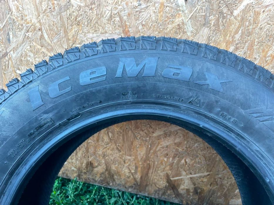 Продам зимние шины R16 215/60